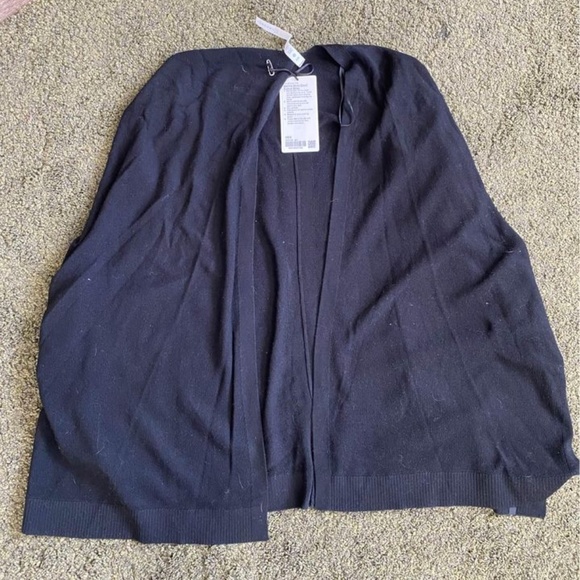 BNWT Lululemon Merino Wool Wrap - Picture 1 of 3